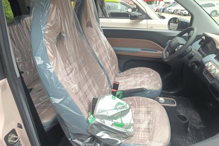 Used Chery New Energy QQ Ice Cream 2025 155km Sundae Edition Right Front Seat