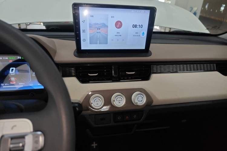 Used Chery New Energy QQ Ice Cream 2025 205km Qi Energy Version Audio And AC Panel