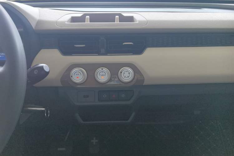 Used Chery New Energy QQ Ice Cream 2025 155km Sundae Edition Audio And AC Panel