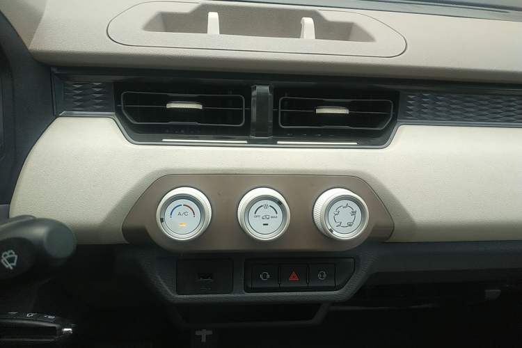 Used Chery New Energy QQ Ice Cream 2025 155km Sundae Edition Audio And AC Panel