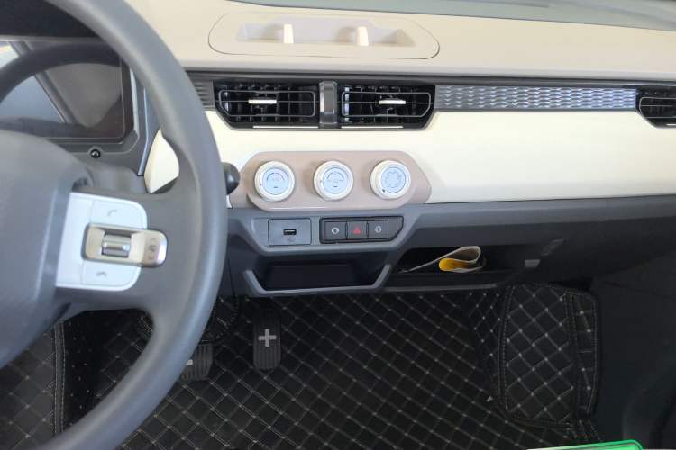 Used Chery New Energy QQ Ice Cream 2025 155km Sundae Edition Audio And AC Panel
