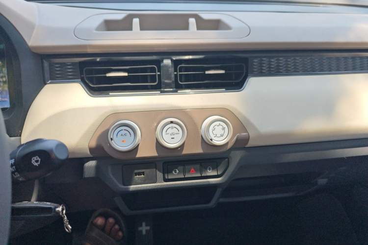 Used Chery New Energy QQ Ice Cream 2025 155km Sundae Edition Audio And AC Panel