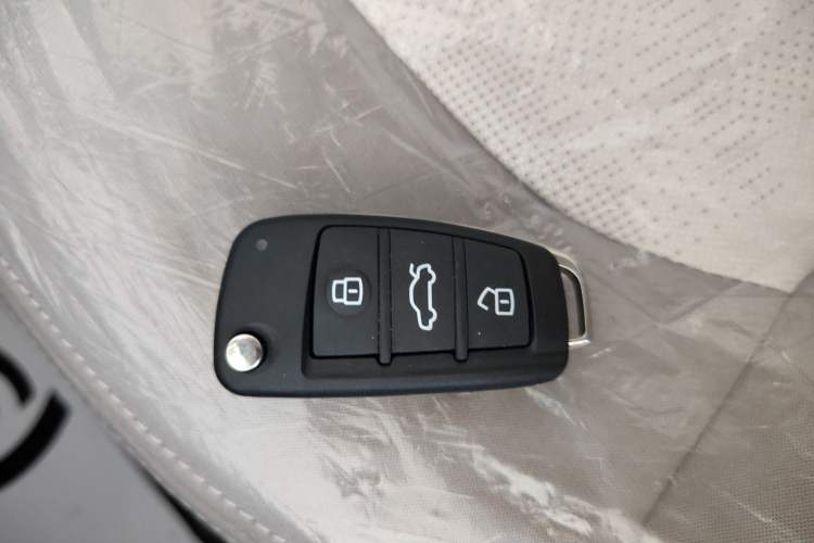 Used Chery New Energy QQ Ice Cream 2025 155km Sundae Edition Interior 1