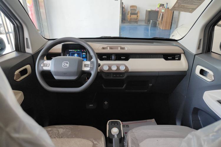 Used Chery New Energy QQ Ice Cream 2025 155km Sundae Edition Interior 2