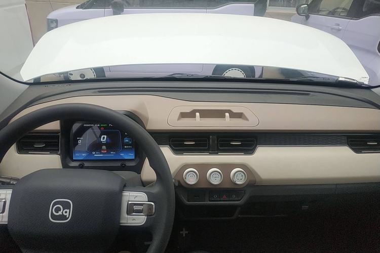 Used Chery New Energy QQ Ice Cream 2025 155km Sundae Edition Interior 2