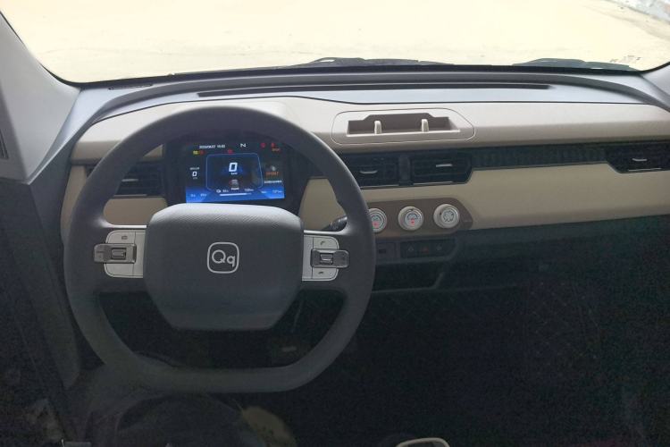 Used Chery New Energy QQ Ice Cream 2025 155km Sundae Edition Interior 3