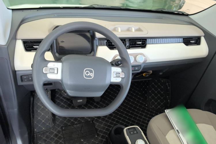 Used Chery New Energy QQ Ice Cream 2025 155km Sundae Edition Interior 3