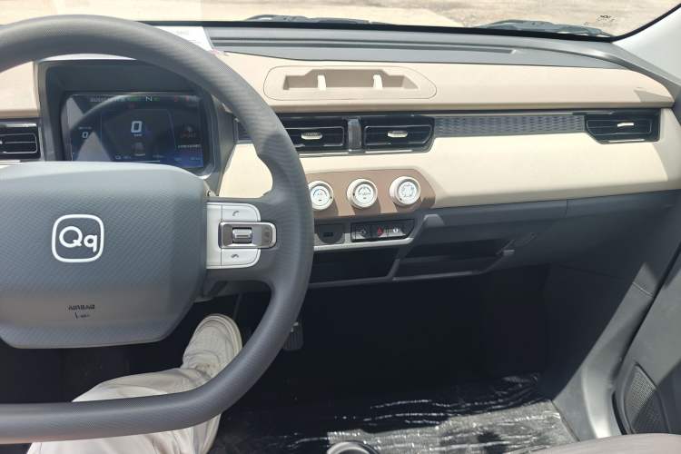 Used Chery New Energy QQ Ice Cream 2025 155km Sundae Edition Interior 3