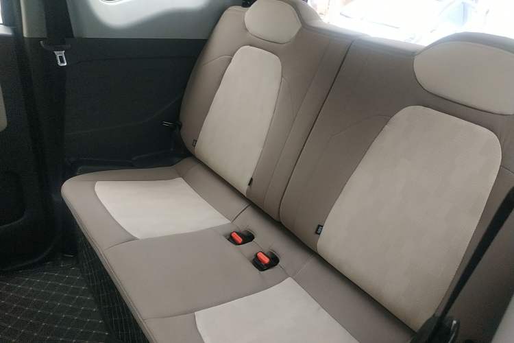 Used Chery New Energy QQ Ice Cream 2025 155km Sundae Edition Interior 4