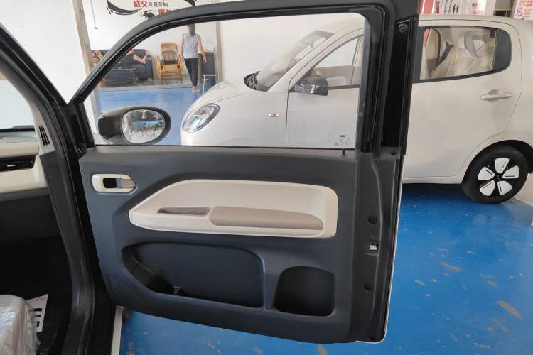 Used Chery New Energy QQ Ice Cream 2025 155km Sundae Edition Interior 6
