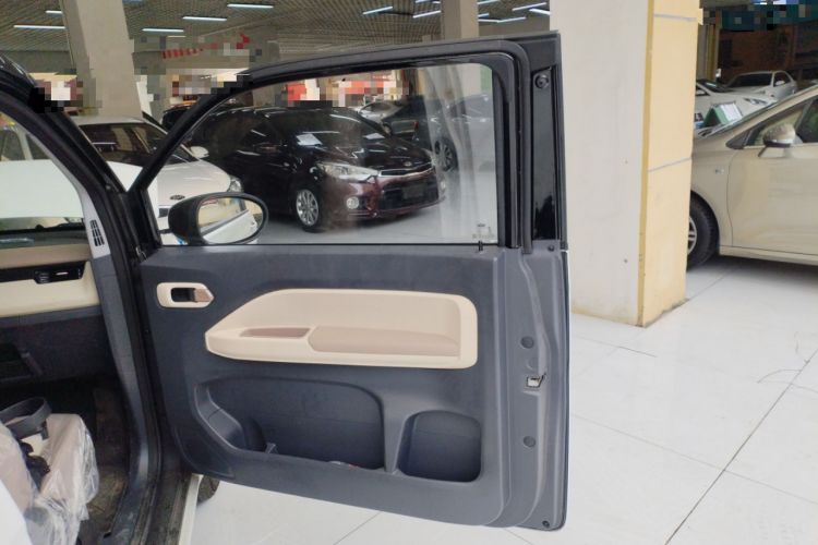 Used Chery New Energy QQ Ice Cream 2025 205km Qi Energy Version Interior 6