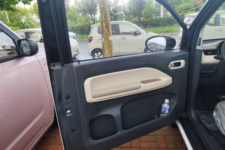 Used Chery New Energy QQ Ice Cream 2025 205km Qi Energy Version Interior 7