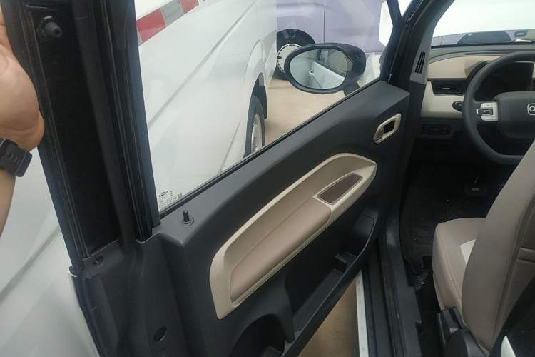 Used Chery New Energy QQ Ice Cream 2025 155km Sundae Edition Interior 7
