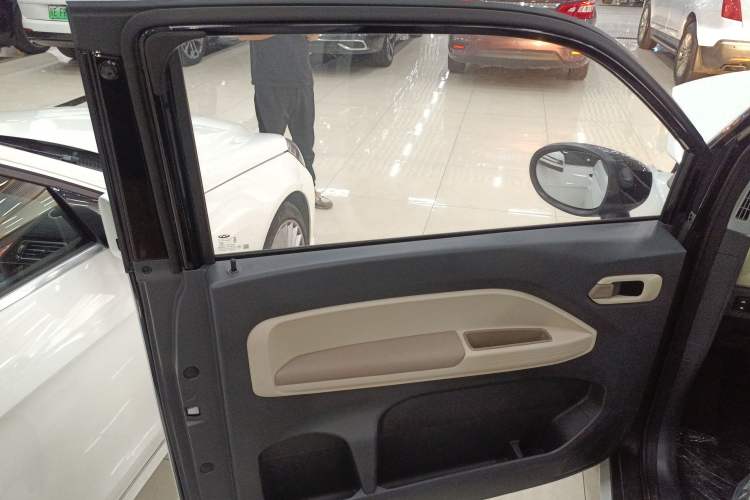 Used Chery New Energy QQ Ice Cream 2025 155km Sundae Edition Interior 8