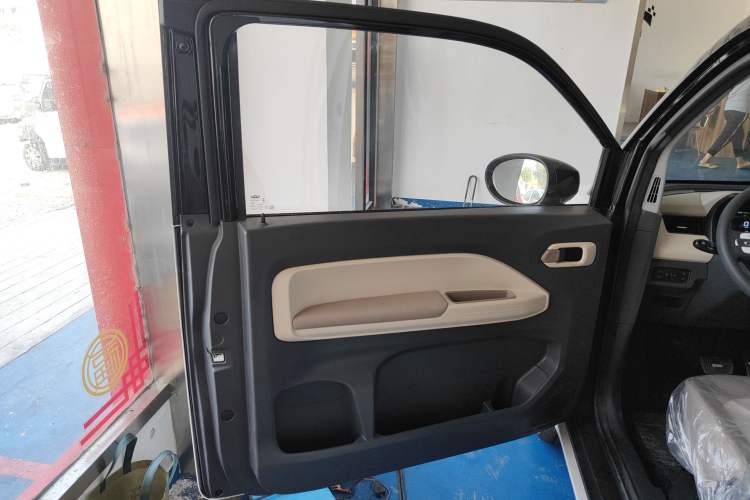 Used Chery New Energy QQ Ice Cream 2025 155km Sundae Edition Interior 8