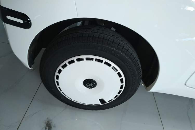 Used Chery New Energy QQ Ice Cream 2025 205km Qi Energy Version Right Rear Wheel Hub