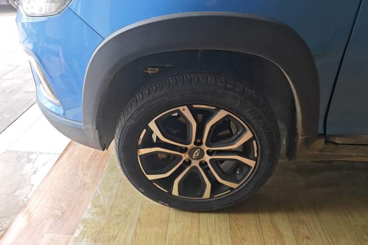 Used Chery New Energy Tiggo 3xe 2018 480 Comfort Edition Left Front Wheel Hub