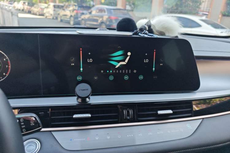 Used Chery OMODA 2022 1.5T CVT Boundary-Free Edition Audio And AC Panel
