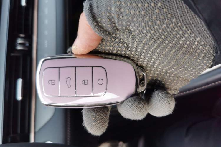 Used Chery OMODA 2022 1.5T CVT Top-Range Version Vehicle Key
