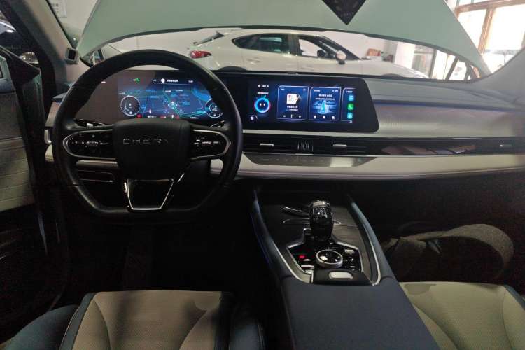 Used Chery OMODA 2022 1.6 TGDI DCT Ultra-Dimensional Edition Center Console