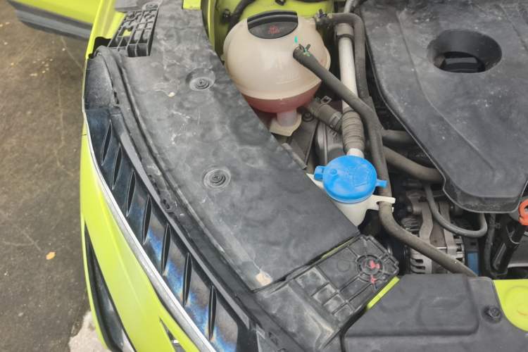 Used Chery OMODA 2022 1.5T CVT Top-Range Version Engine Bay Right