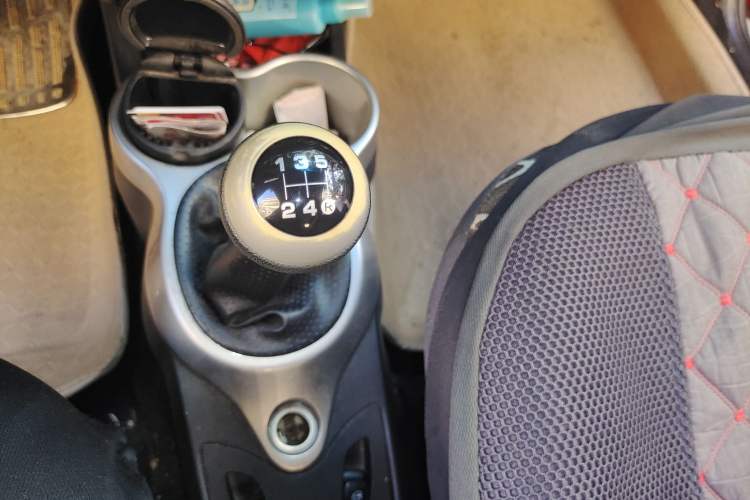 Used Chery QQ 2013 1.0L Manual Happy Edition Gear Lever