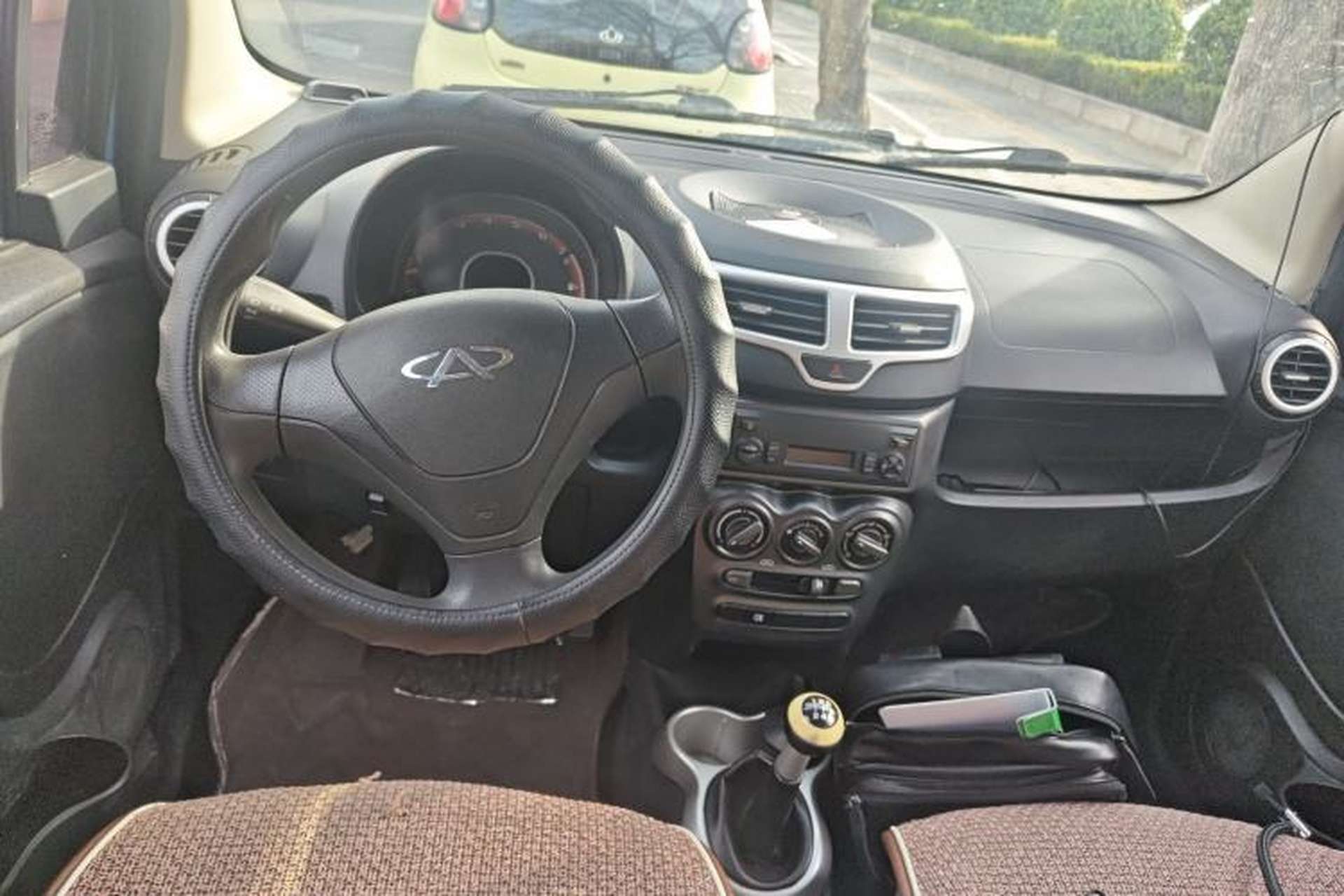 Used Chery QQ 2013 1.0L Manual Active Version Center Console