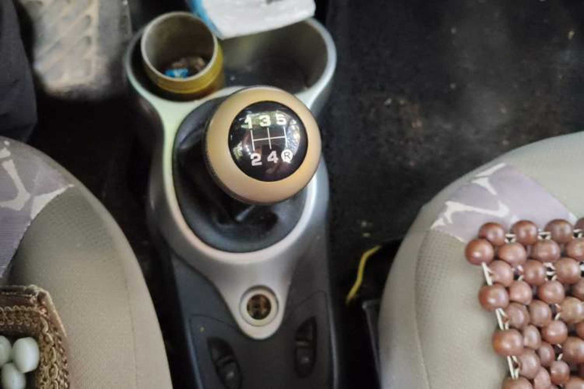Used Chery QQ 2013 1.0L Manual Happy Edition Gear Lever
