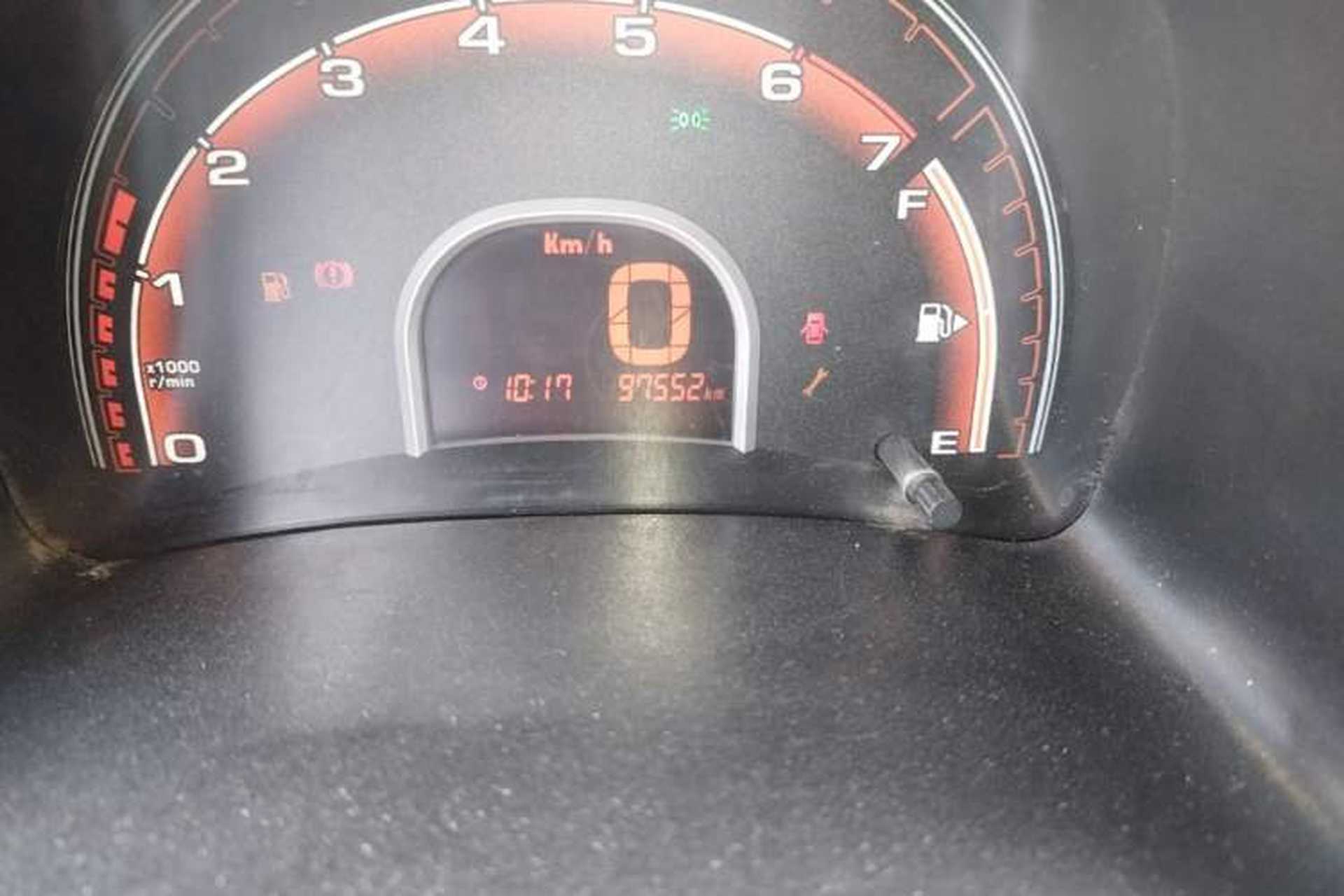 Used Chery QQ 2013 1.0L Manual Happy Edition Odometer Close Up