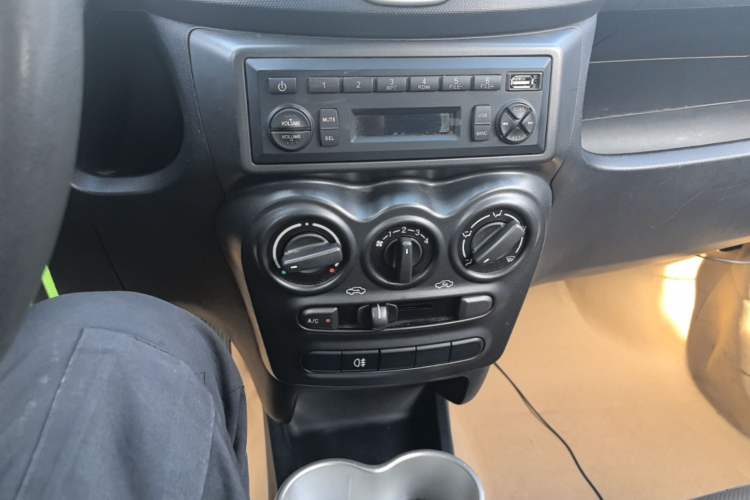 Used Chery QQ 2013 1.0L Manual Active Version Audio And AC Panel