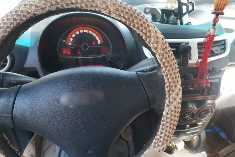 Used Chery QQ 2013 1.0L Manual Active Version Center Console