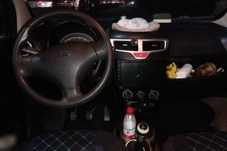 Used Chery QQ 2013 1.0L Manual Happy Edition Center Console