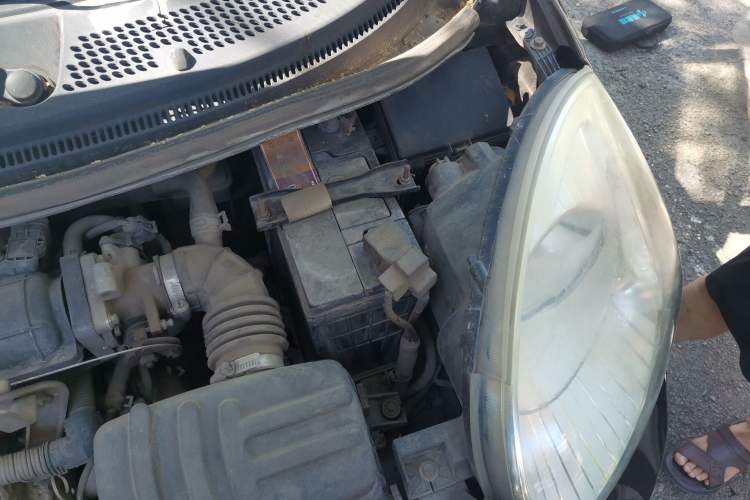 Used Chery QQ 2013 1.0L Manual Active Version Engine Bay Left