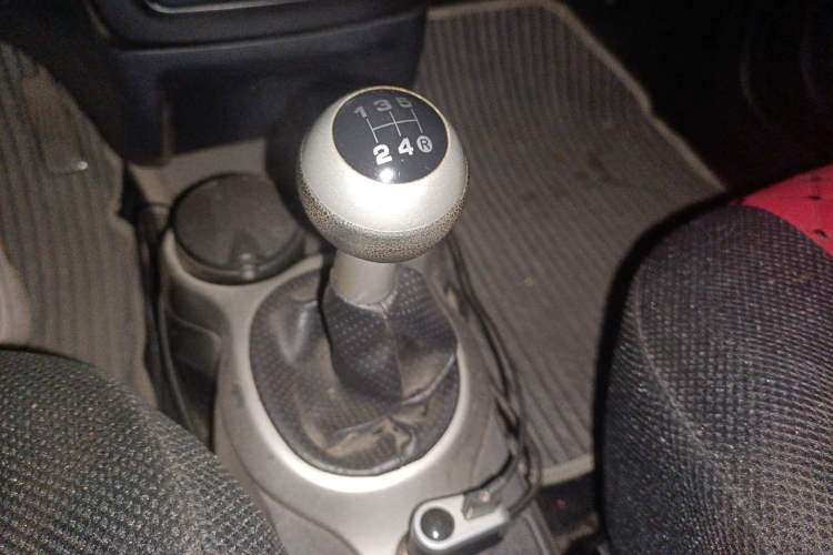 Used Chery QQ 2013 1.0L Manual Happy Edition Gear Lever