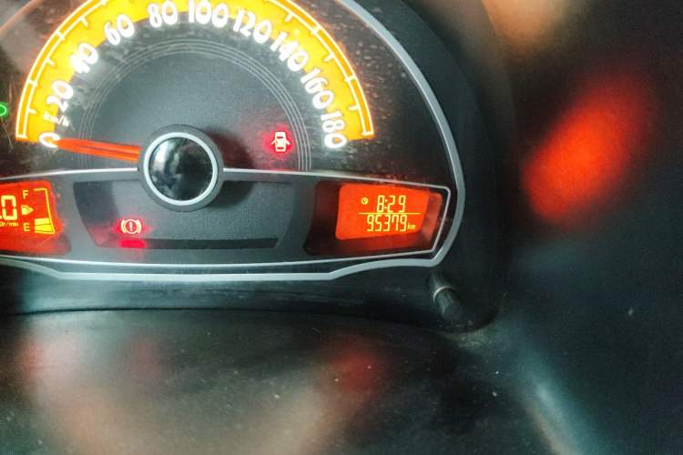 Used Chery QQ 2013 1.0L Manual Active Version Odometer Close Up