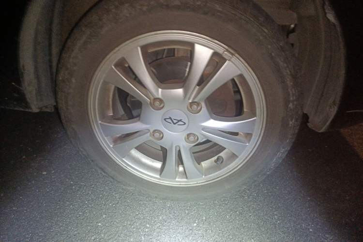 Used Chery QQ 2013 1.0L Manual Happy Edition Right Front Wheel Hub