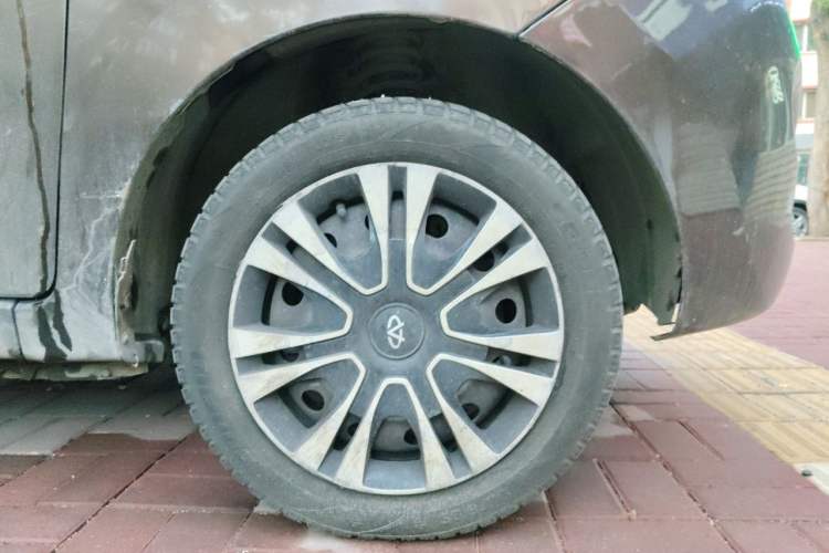 Used Chery QQ 2013 1.0L Manual Active Version Right Front Wheel Hub