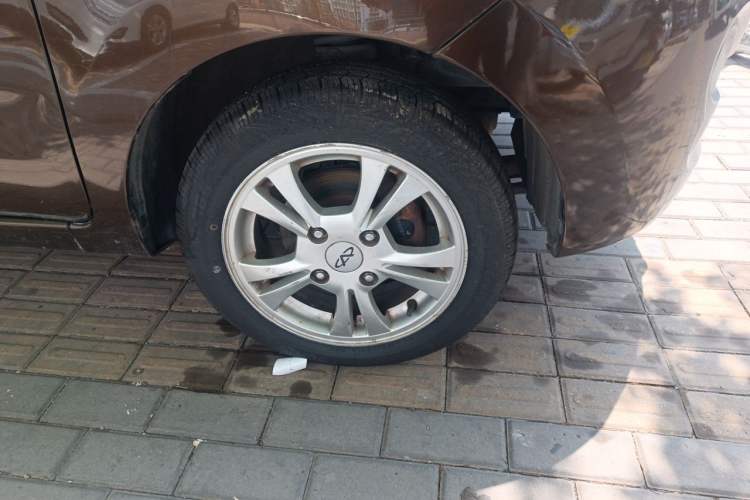 Used Chery QQ 2013 1.0L Manual Happy Edition Right Front Wheel Hub