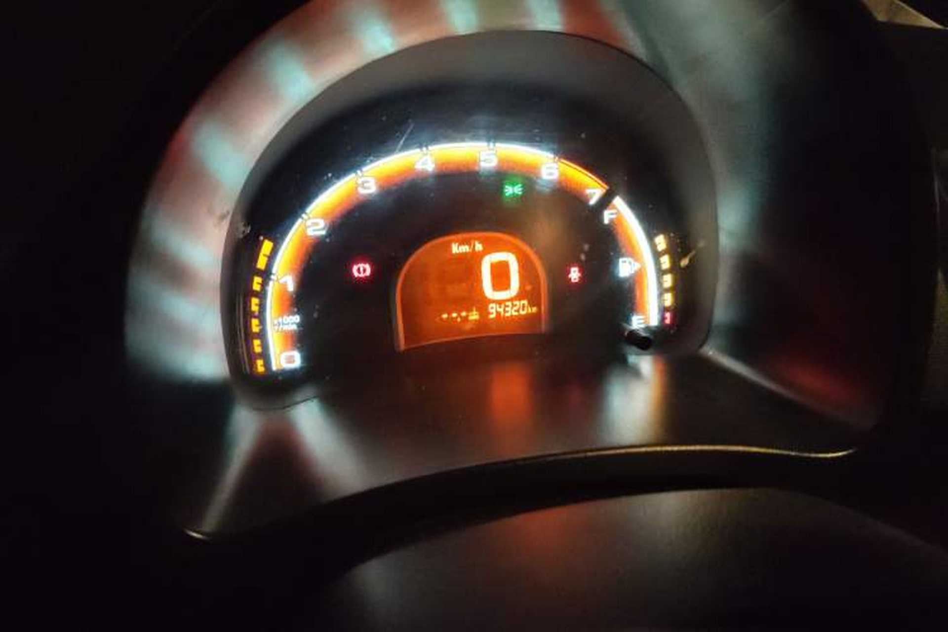 Used Chery QQ 2013 1.0L Manual Happy Edition Odometer Close Up