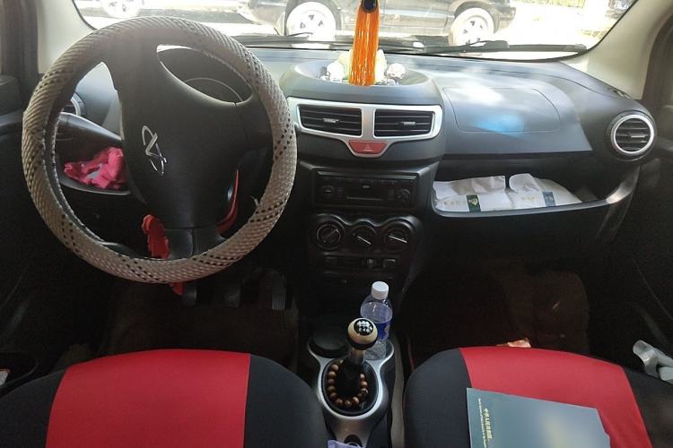 Used Chery QQ 2013 1.0L Manual Active Version Center Console