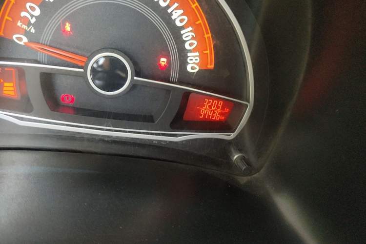 Used Chery QQ 2013 1.0L Manual Active Version Odometer Close Up