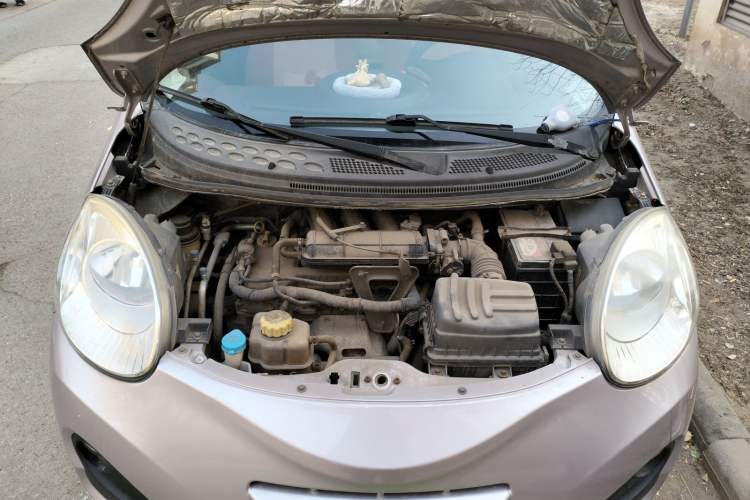 Used Chery QQ 2013 1.0L Manual Happy Edition Engine Bay