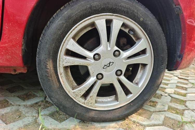 Used Chery QQ 2013 1.0L Manual Happy Edition Right Front Wheel Hub