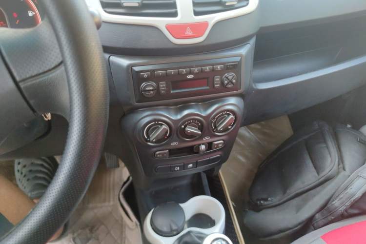 Used Chery QQ 2013 1.0L Manual Happy Edition Audio And AC Panel