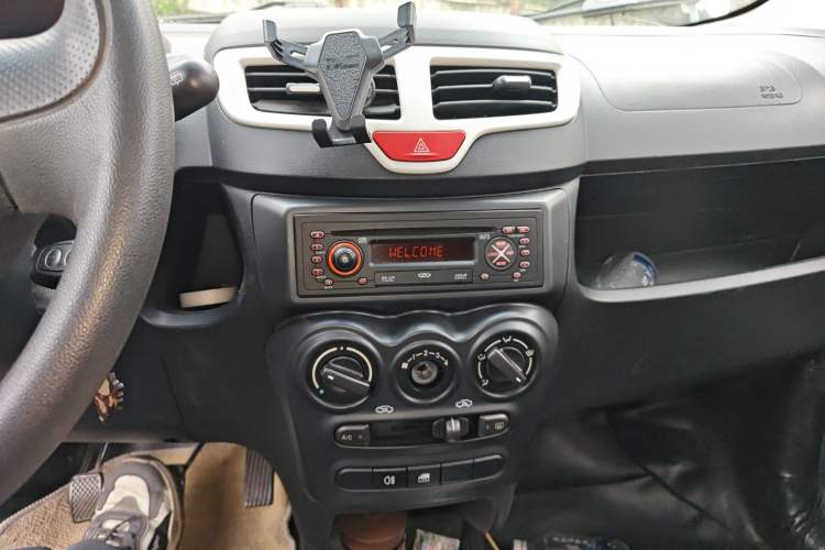 Used Chery QQ 2013 1.0L Manual Fashion Edition Audio And AC Panel