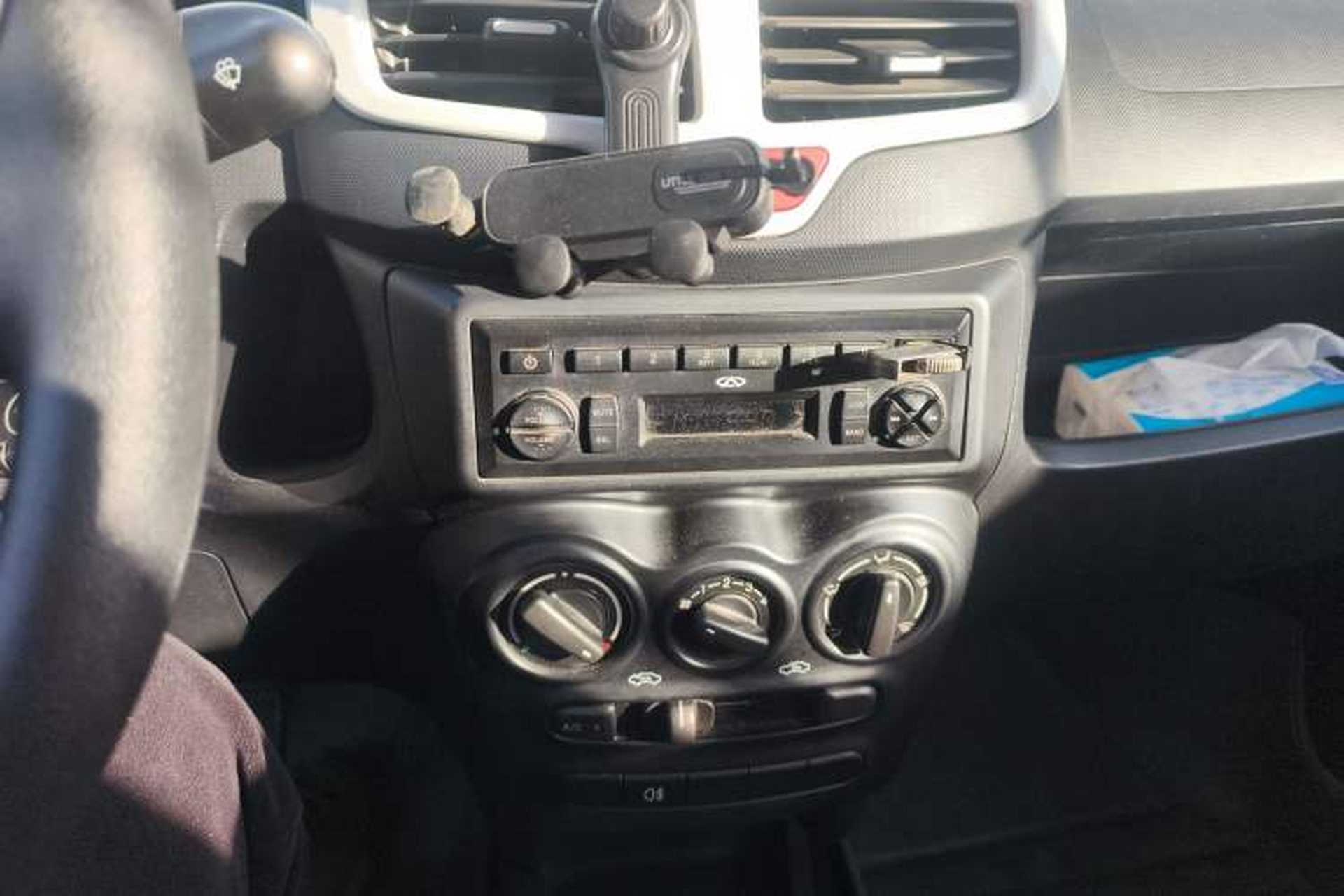 Used Chery QQ 2013 1.0L Manual Active Version Audio And AC Panel