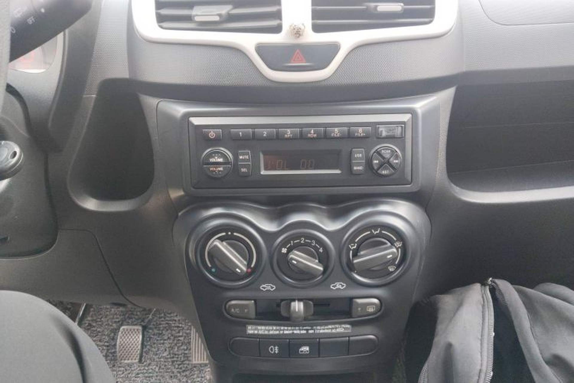 Used Chery QQ 2013 1.0L Manual Happy Edition Audio And AC Panel