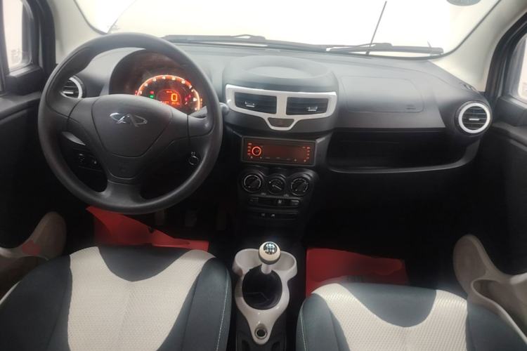 Used Chery QQ 2013 1.0L Manual Fashion Edition Center Console