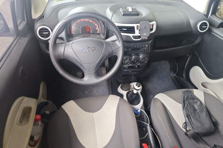 Used Chery QQ 2013 1.0L Manual Active Version Center Console