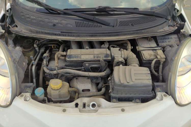 Used Chery QQ 2013 1.0L Manual Active Version Engine Bay